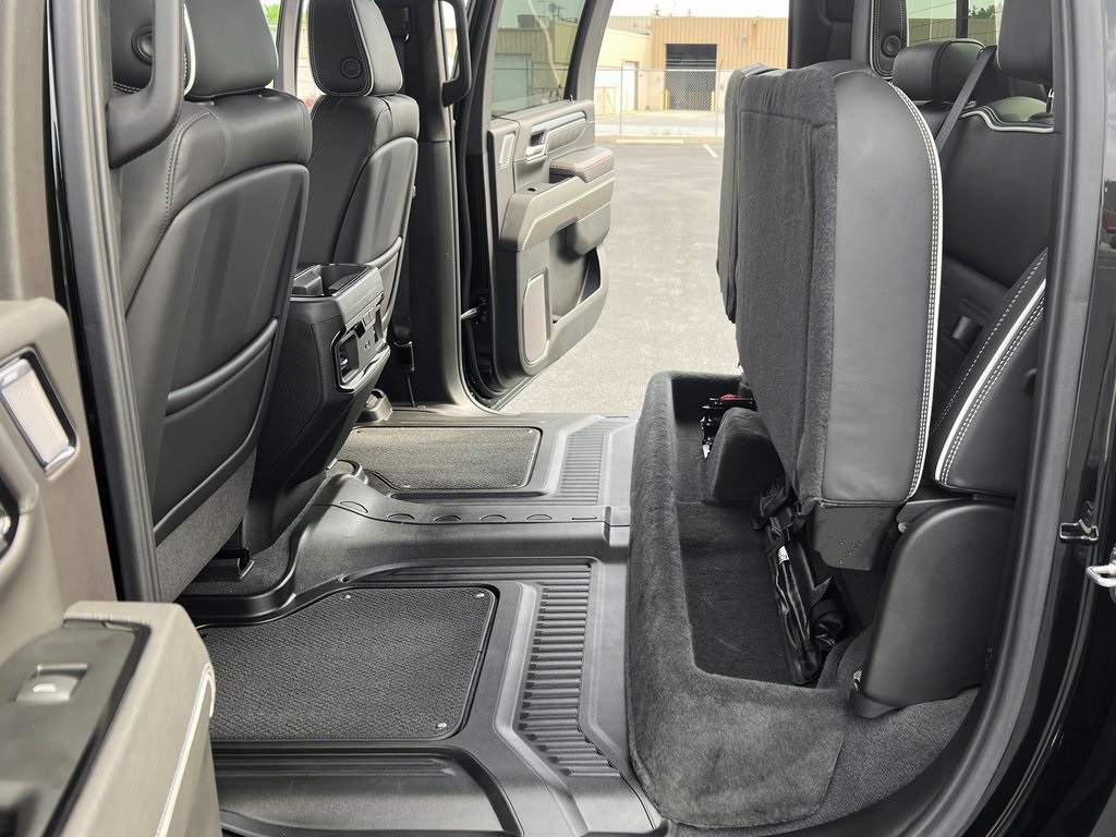 2024 GMC Sierra 2500HD AT4X Image 12 of 32