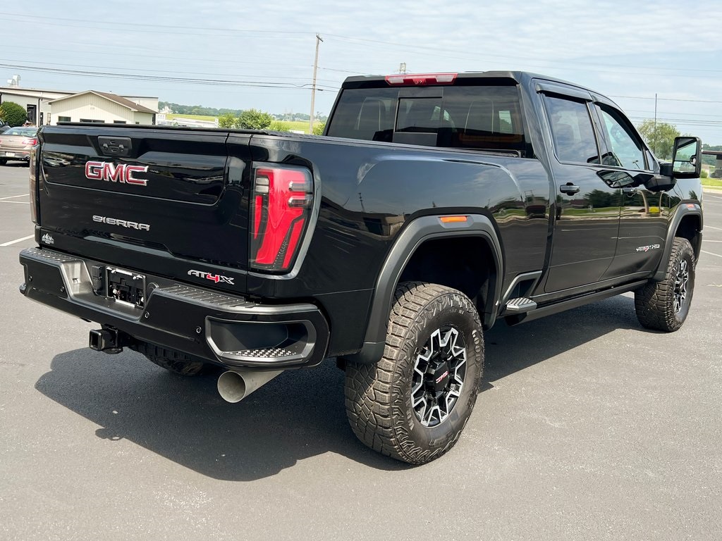 2024 GMC Sierra 2500HD AT4X Image 4 of 32