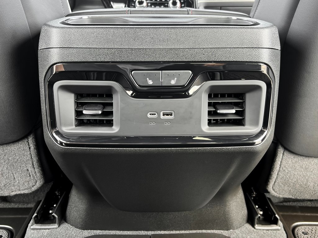 2024 GMC Sierra 2500HD AT4X Image 22 of 32