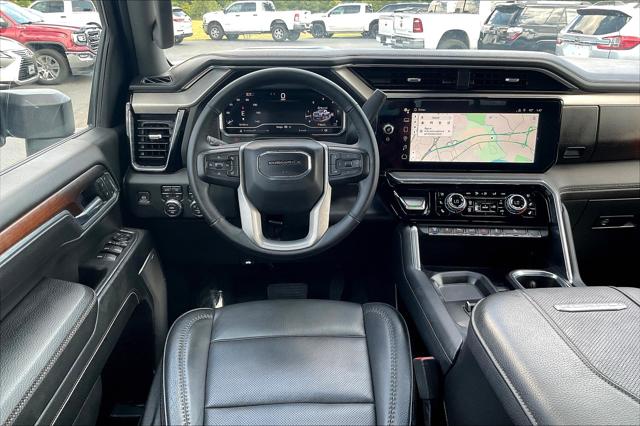 2024 GMC Sierra 2500HD Denali Image 17 of 33