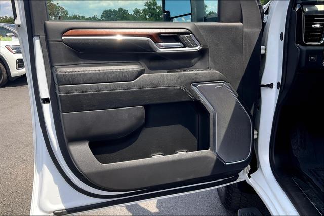 2024 GMC Sierra 2500HD Denali Image 32 of 33