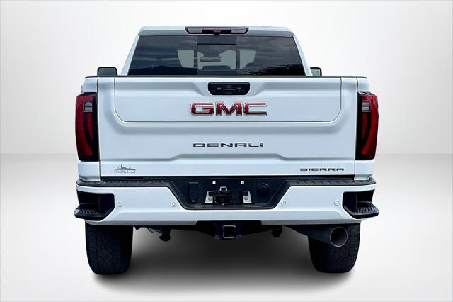 2024 GMC Sierra 2500HD Denali Image 6 of 33