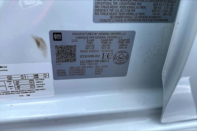 2024 GMC Sierra 2500HD Denali Image 27 of 33