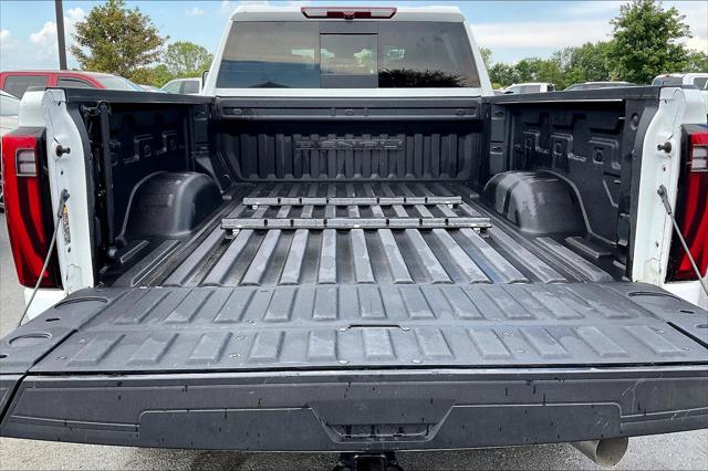 2024 GMC Sierra 2500HD Denali Image 10 of 33