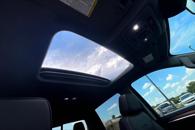 2024 GMC Sierra 2500HD Denali Image 30 of 33