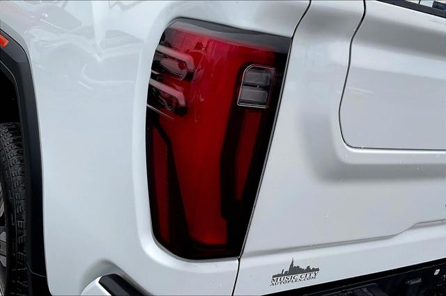 2024 GMC Sierra 2500HD Denali Image 29 of 33