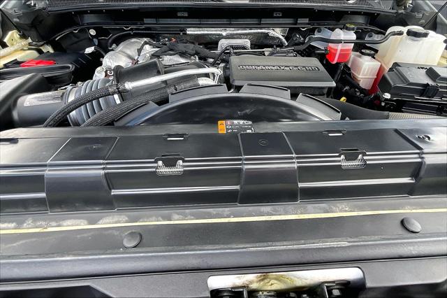 2024 GMC Sierra 2500HD Denali Image 8 of 33