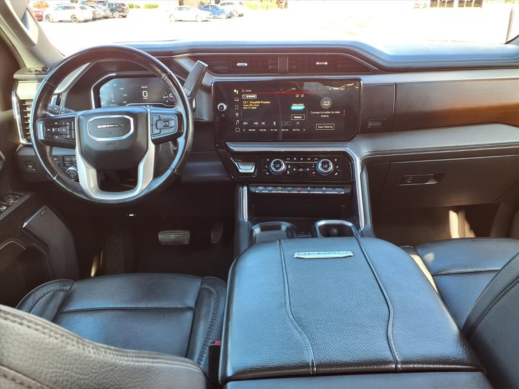 2024 GMC Sierra 2500HD Denali Image 15 of 38
