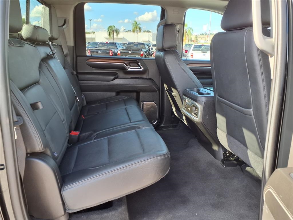 2024 GMC Sierra 2500HD Denali Image 11 of 38