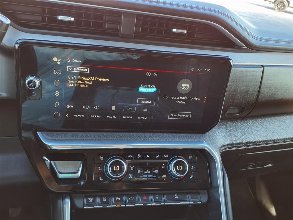 2024 GMC Sierra 2500HD Denali Image 23 of 38