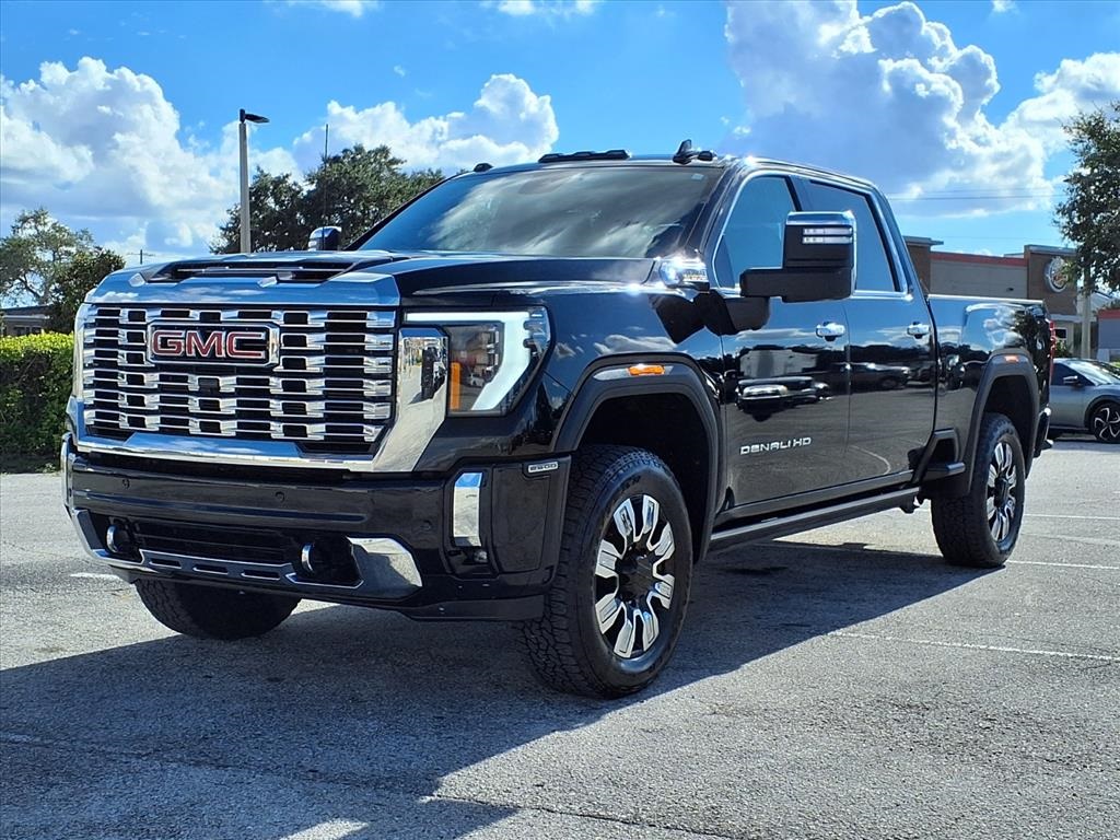 2024 GMC Sierra 2500HD Denali Image 1 of 38
