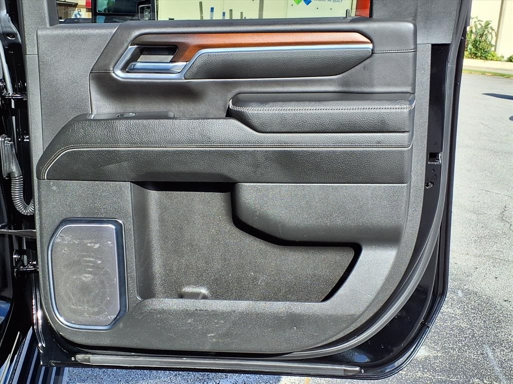 2024 GMC Sierra 2500HD Denali Image 35 of 38