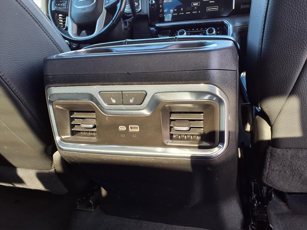 2024 GMC Sierra 2500HD Denali Image 26 of 38