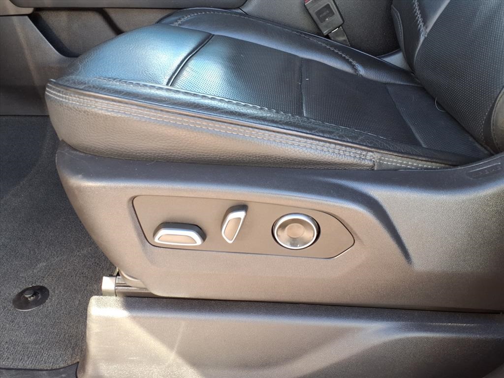 2024 GMC Sierra 2500HD Denali Image 30 of 38