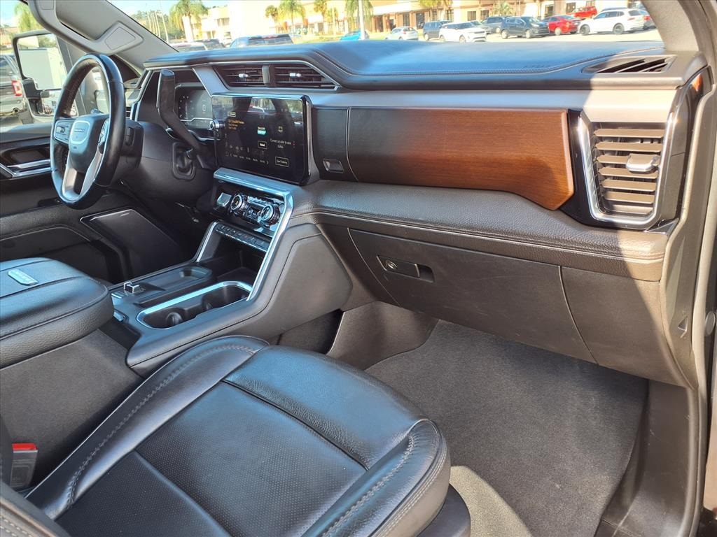2024 GMC Sierra 2500HD Denali Image 34 of 38