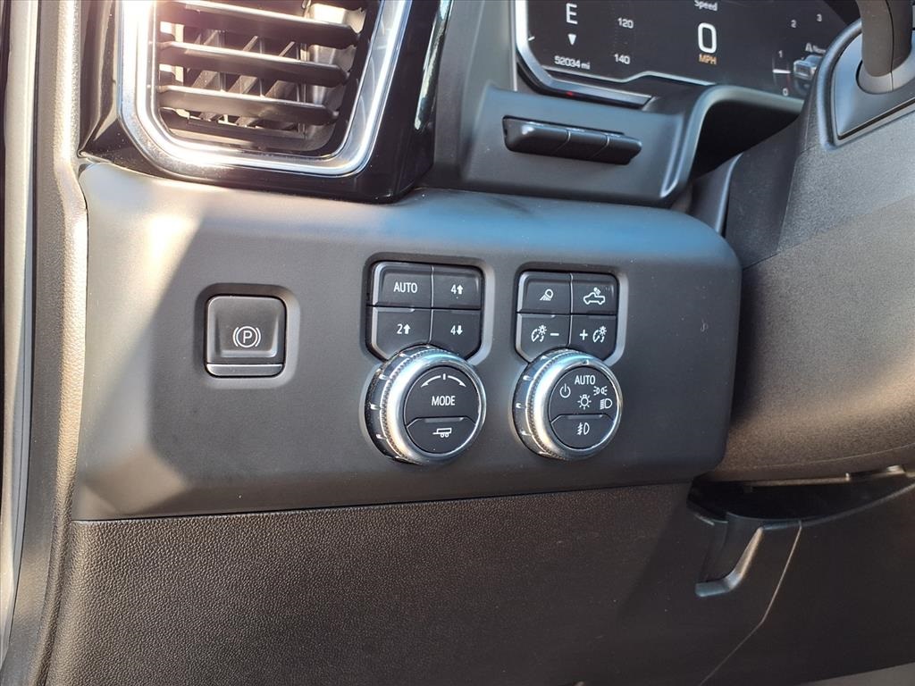 2024 GMC Sierra 2500HD Denali Image 28 of 38