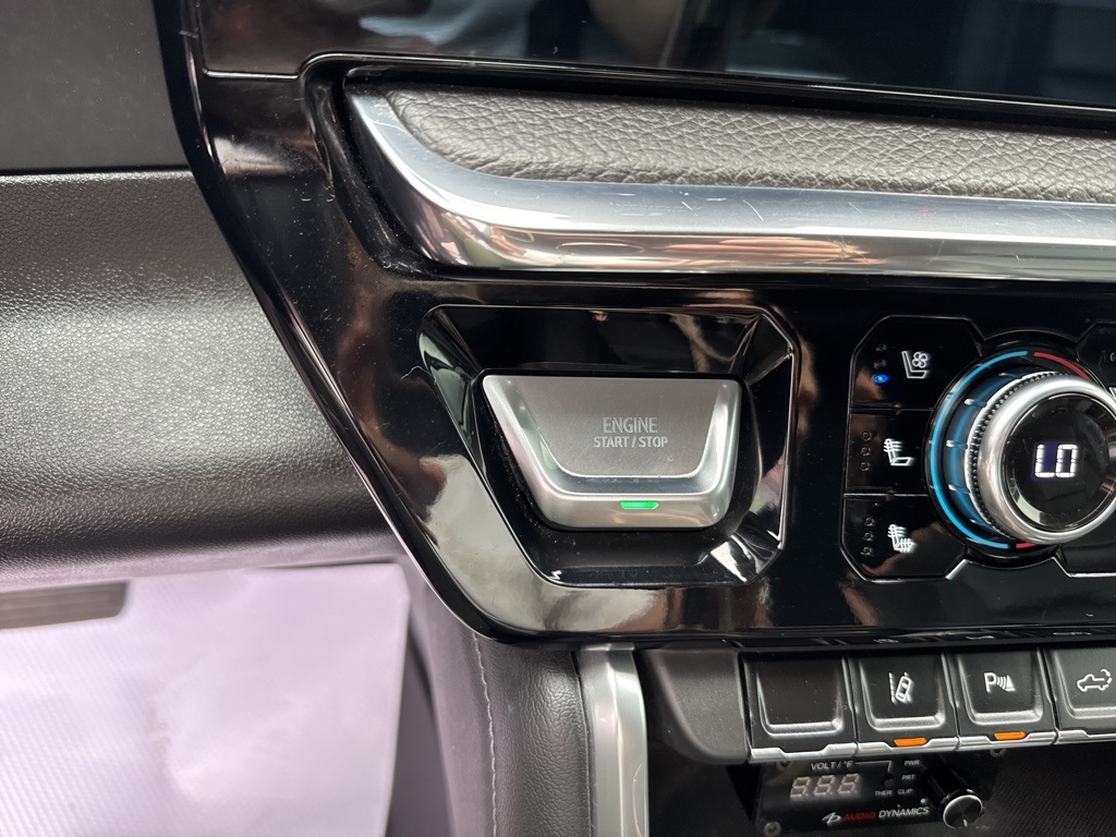 2024 GMC Sierra 2500HD Denali Image 35 of 45