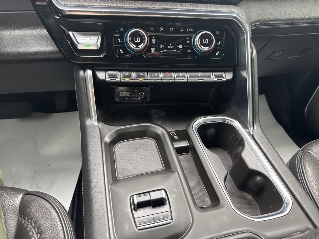 2024 GMC Sierra 2500HD Denali Image 25 of 45