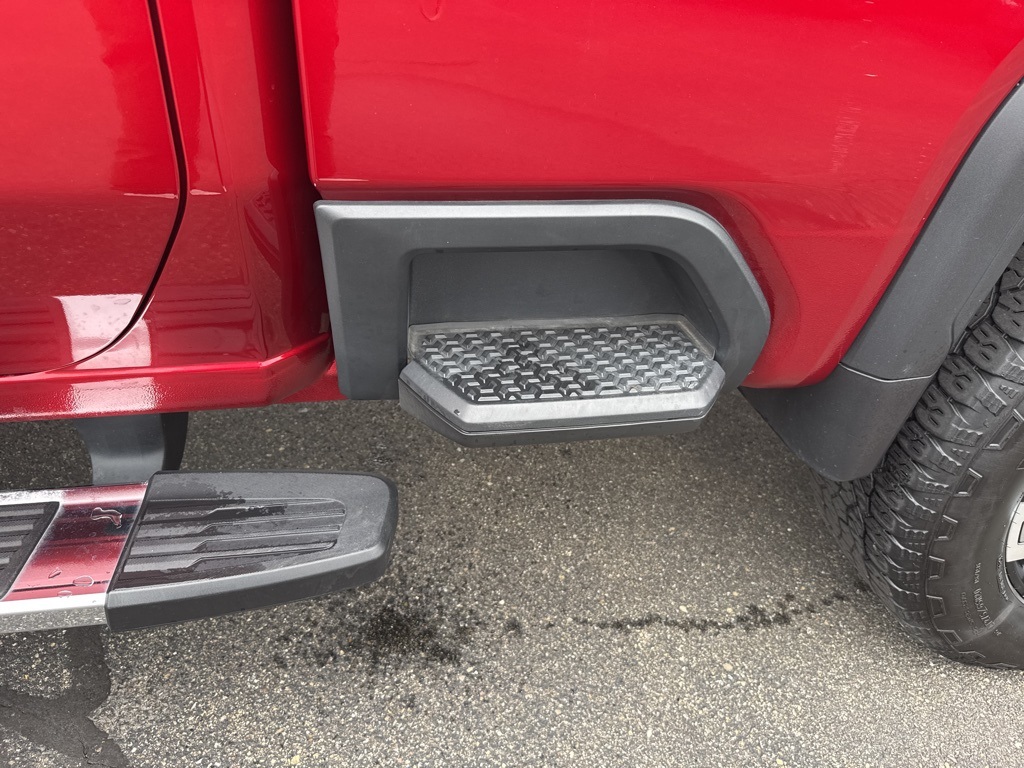 2024 GMC Sierra 2500HD Denali Image 41 of 45