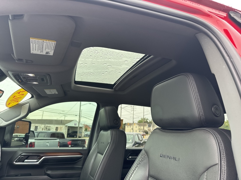 2024 GMC Sierra 2500HD Denali Image 42 of 45