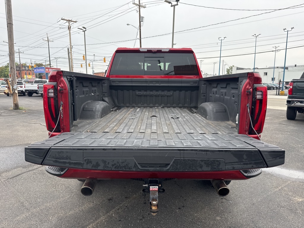 2024 GMC Sierra 2500HD Denali Image 10 of 45
