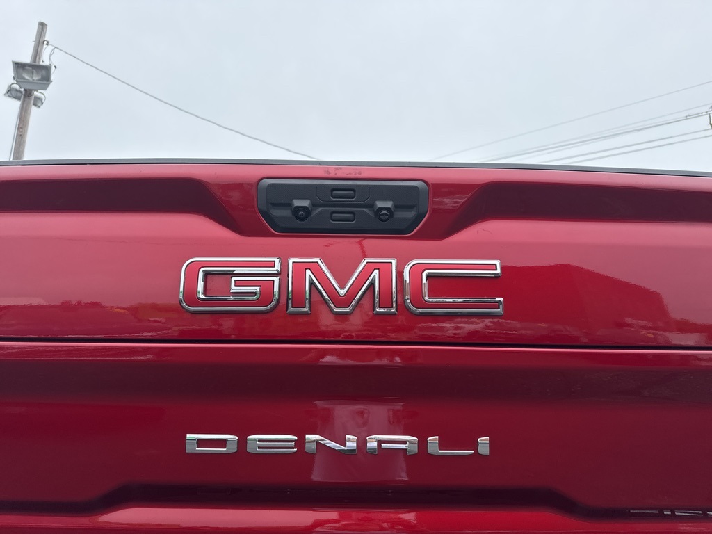 2024 GMC Sierra 2500HD Denali Image 18 of 45