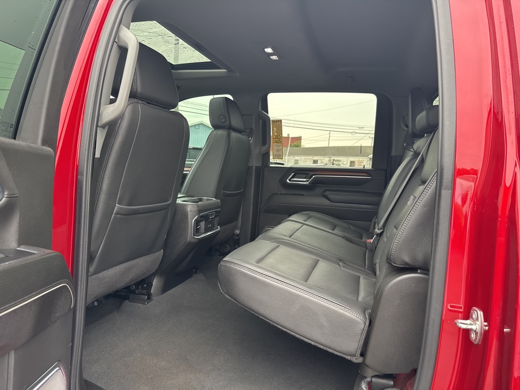2024 GMC Sierra 2500HD Denali Image 15 of 45