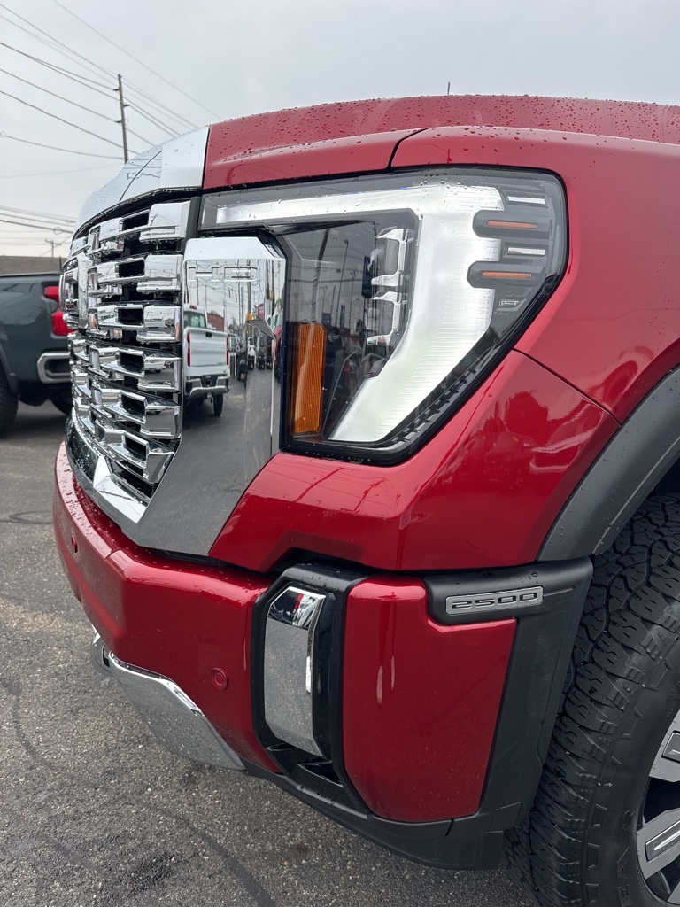 2024 GMC Sierra 2500HD Denali Image 26 of 45
