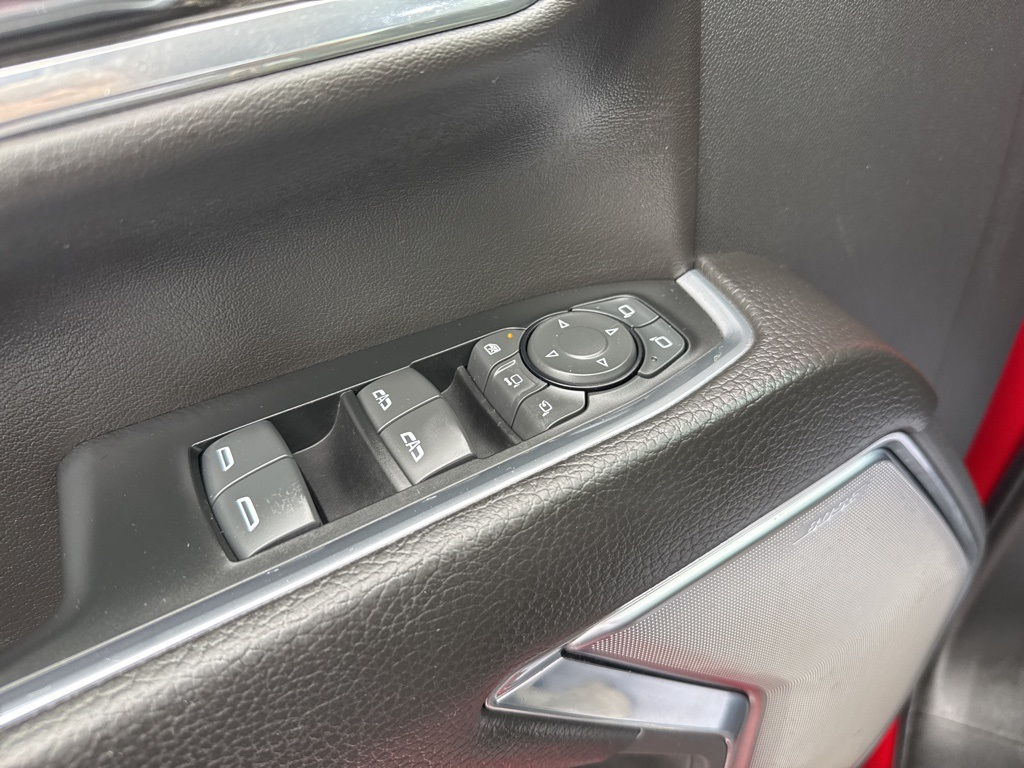 2024 GMC Sierra 2500HD Denali Image 32 of 45