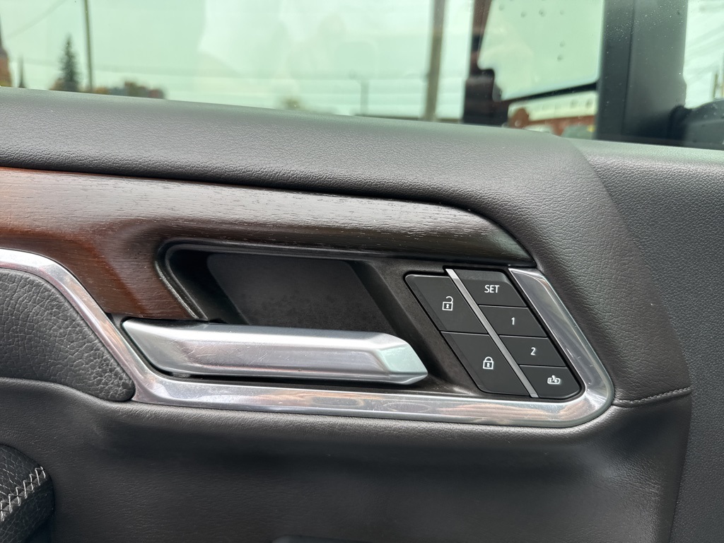 2024 GMC Sierra 2500HD Denali Image 28 of 45