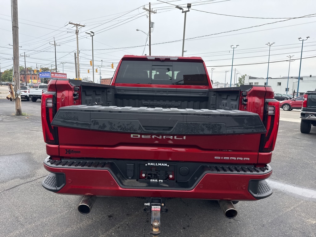 2024 GMC Sierra 2500HD Denali Image 11 of 45