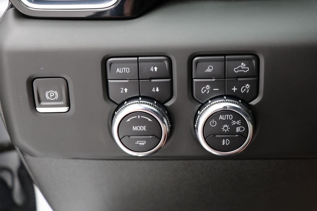 2024 GMC Sierra 2500HD Denali Image 34 of 38