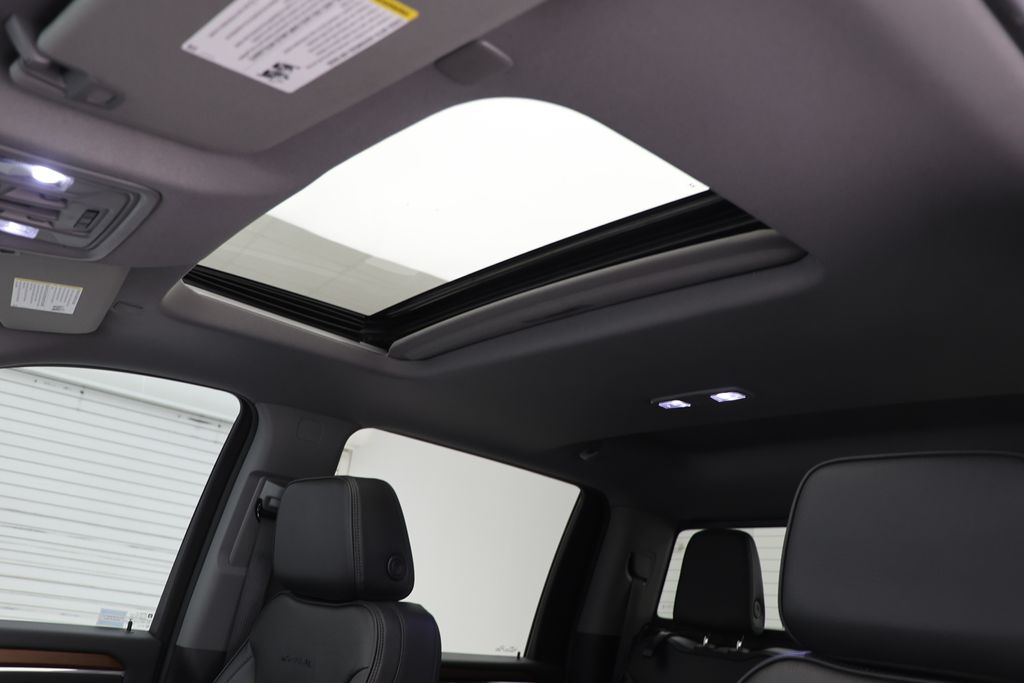 2024 GMC Sierra 2500HD Denali Image 23 of 38