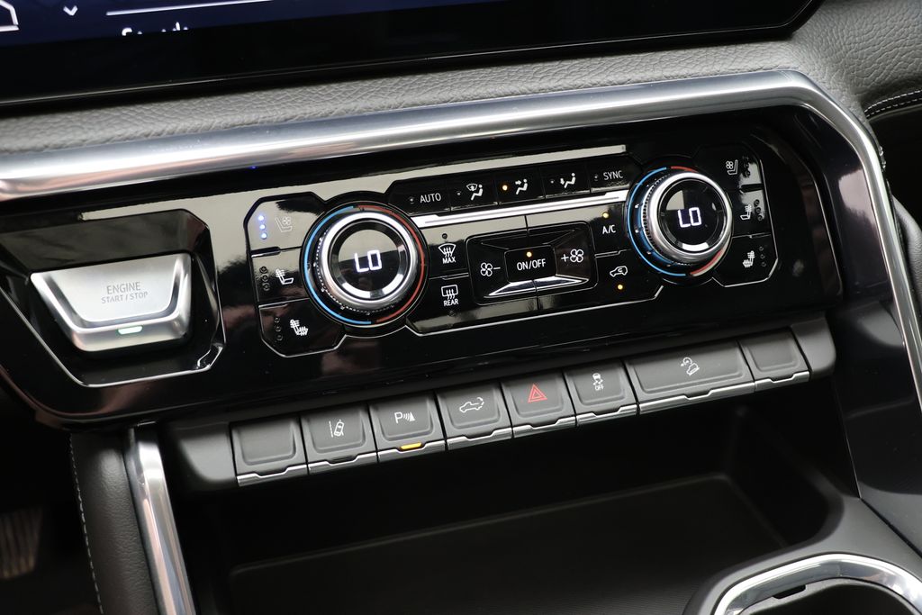 2024 GMC Sierra 2500HD Denali Image 29 of 38