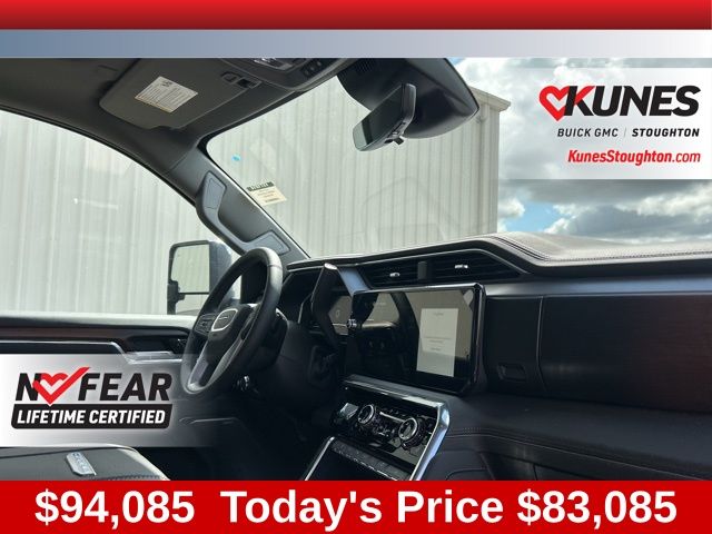 2024 GMC Sierra 2500HD Denali Image 25 of 55