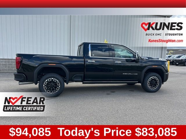 2024 GMC Sierra 2500HD Denali Image 5 of 55