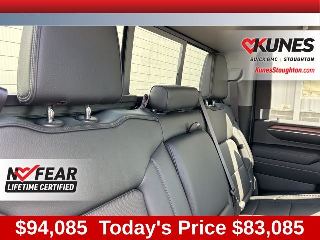2024 GMC Sierra 2500HD Denali Image 17 of 55
