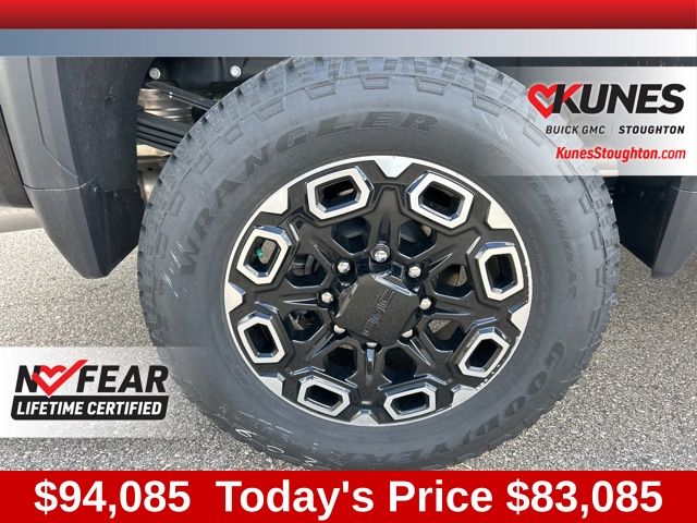 2024 GMC Sierra 2500HD Denali Image 14 of 55