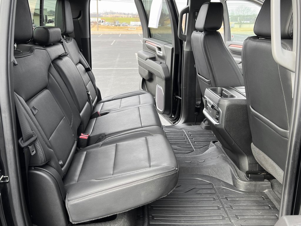 2024 GMC Sierra 2500HD Denali Image 10 of 29
