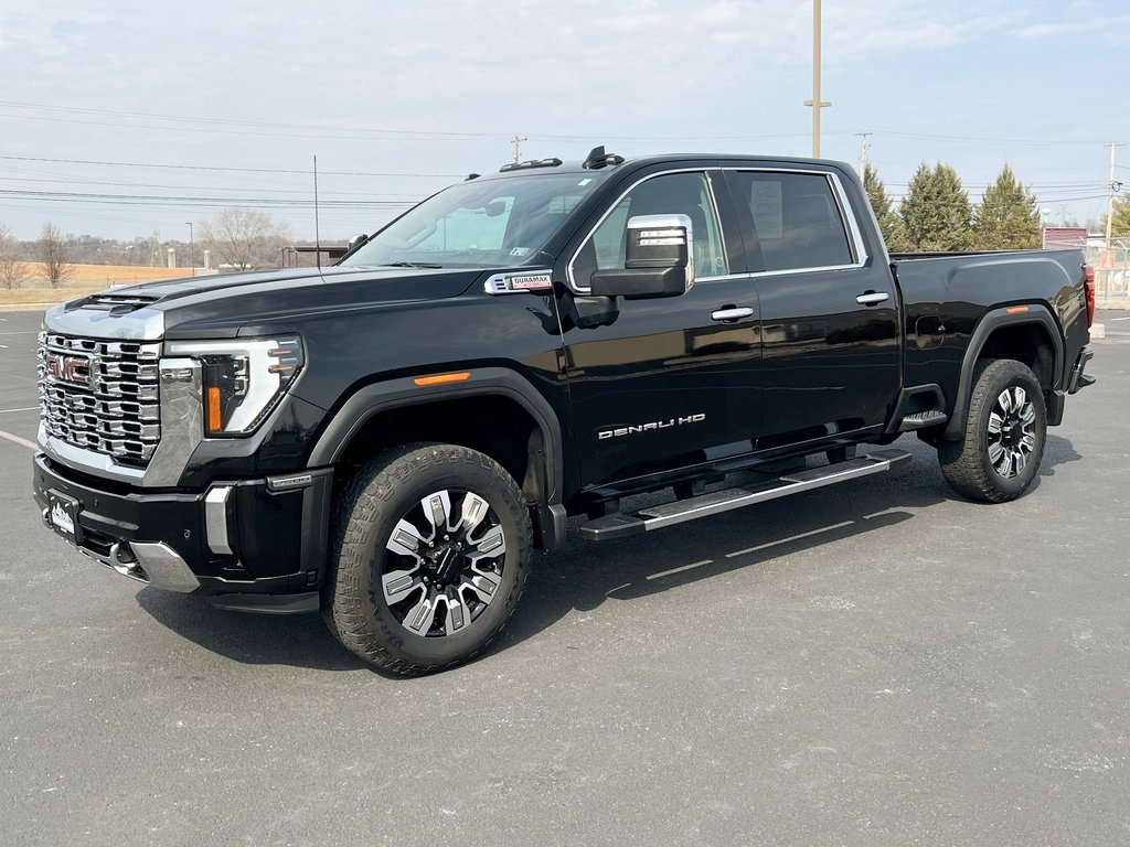 2024 GMC Sierra 2500HD Denali Image 1 of 29