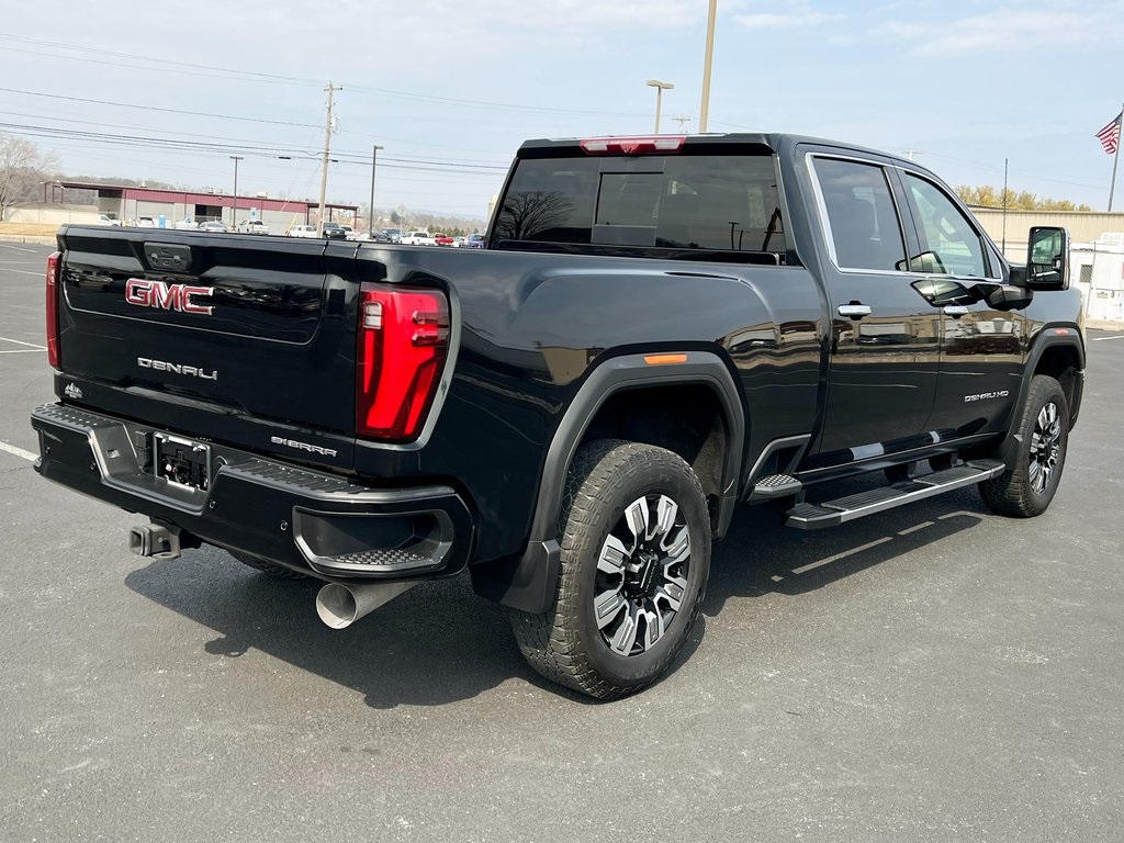 2024 GMC Sierra 2500HD Denali Image 4 of 29