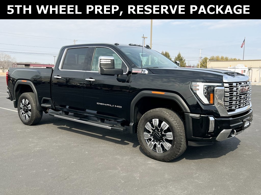 2024 GMC Sierra 2500HD Denali Image 3 of 29