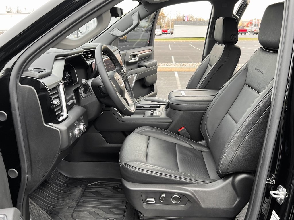 2024 GMC Sierra 2500HD Denali Image 14 of 29