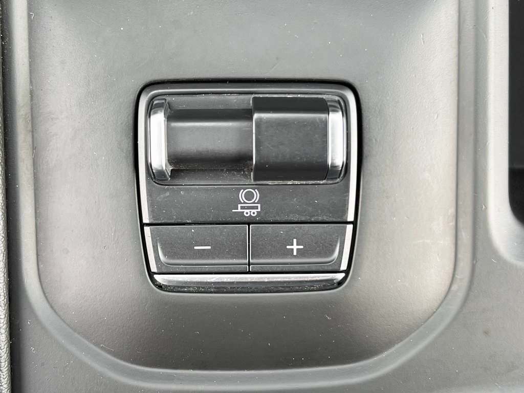 2024 GMC Sierra 2500HD Denali Image 26 of 29