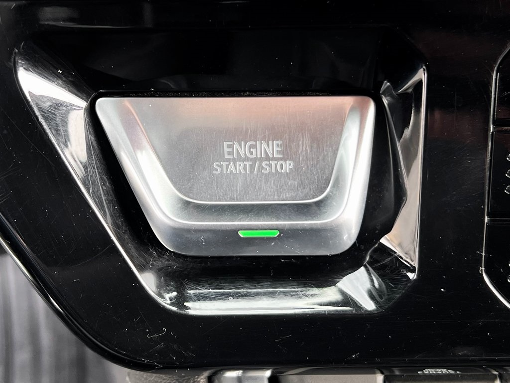 2024 GMC Sierra 2500HD Denali Image 17 of 29