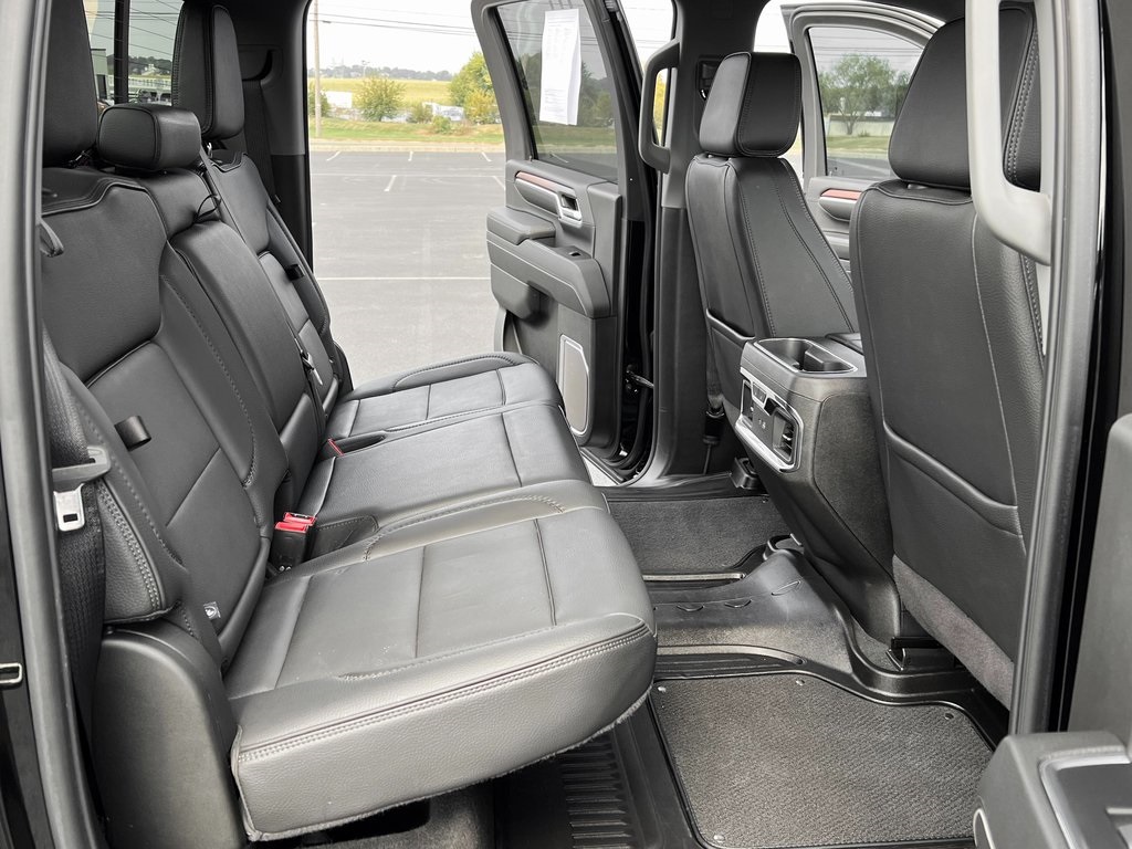 2024 GMC Sierra 2500HD Denali Image 11 of 29