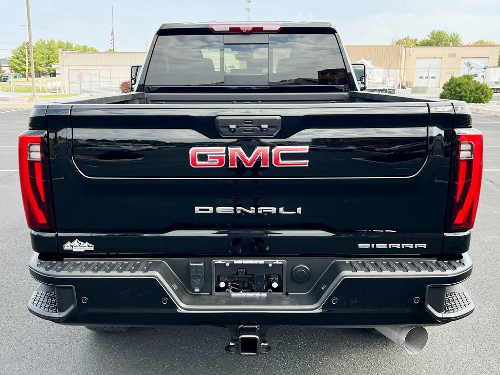 2024 GMC Sierra 2500HD Denali Image 5 of 29