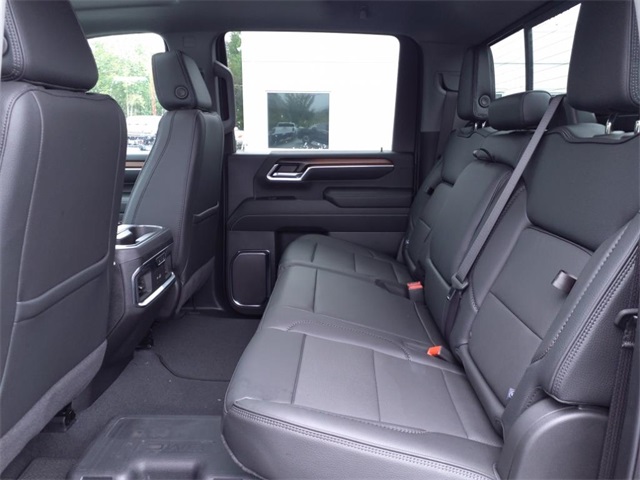 Vehicle image 14 of 19