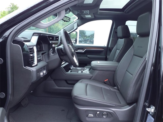 Vehicle image 10 of 19