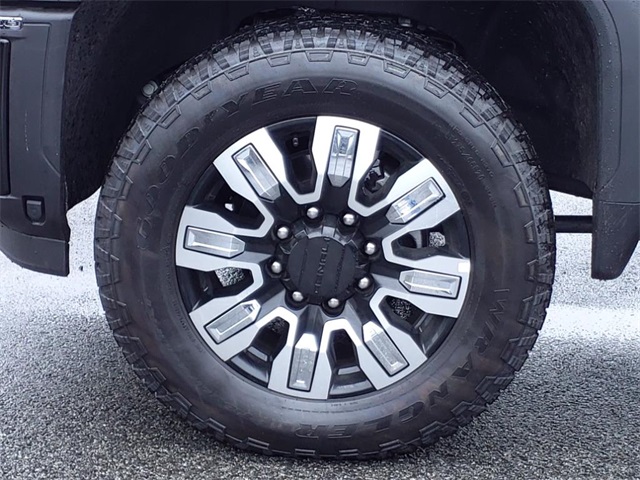 Vehicle image 8 of 19